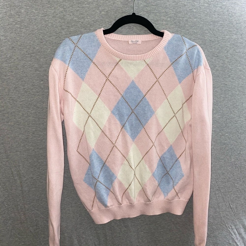 Brandy Melville long sleeve sweater